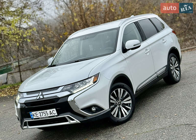 Позашляховик / Кросовер Mitsubishi Outlander 2019 в Запоріжжі