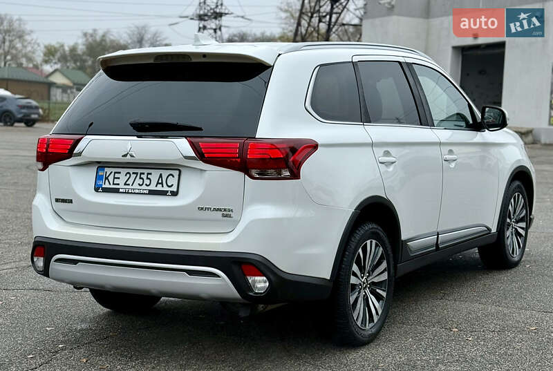 Позашляховик / Кросовер Mitsubishi Outlander 2019 в Запоріжжі