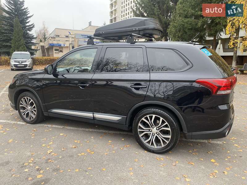 Внедорожник / Кроссовер Mitsubishi Outlander 2016 в Виннице