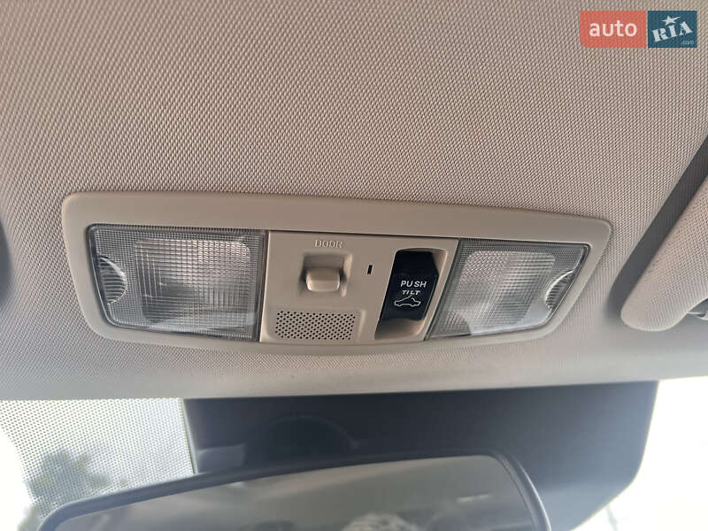 Внедорожник / Кроссовер Mitsubishi Outlander 2016 в Львове