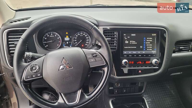 Внедорожник / Кроссовер Mitsubishi Outlander 2021 в Киеве фото 25 Внедорожник / Кроссовер Mitsubishi Outlander 2021 в Киеве