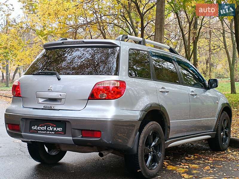 Внедорожник / Кроссовер Mitsubishi Outlander 2005 в Николаеве