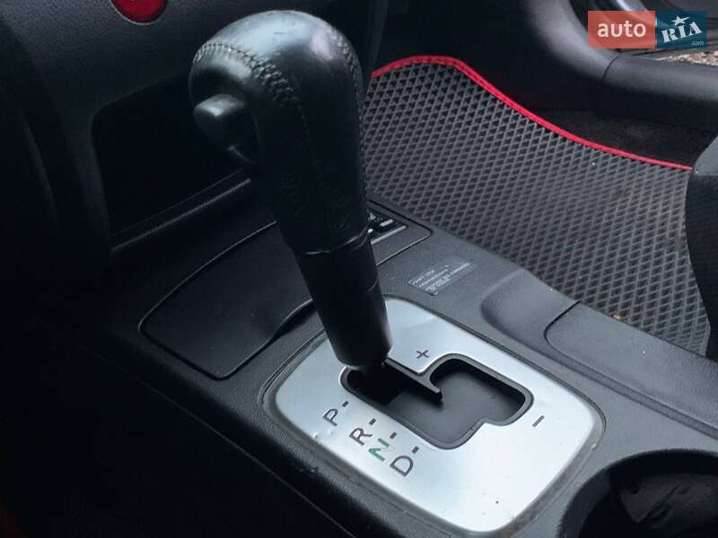 Внедорожник / Кроссовер Mitsubishi Outlander 2005 в Николаеве