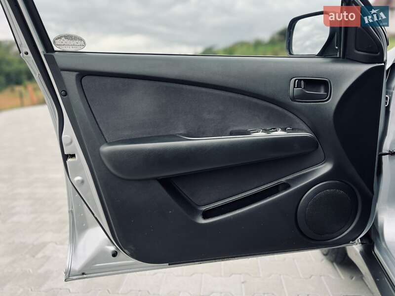 Позашляховик / Кросовер Mitsubishi Outlander 2006 в Чернівцях фото 17 Позашляховик / Кросовер Mitsubishi Outlander 2006 в Чернівцях