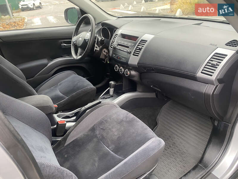 Внедорожник / Кроссовер Mitsubishi Outlander 2010 в Киеве фото 15 Внедорожник / Кроссовер Mitsubishi Outlander 2010 в Киеве