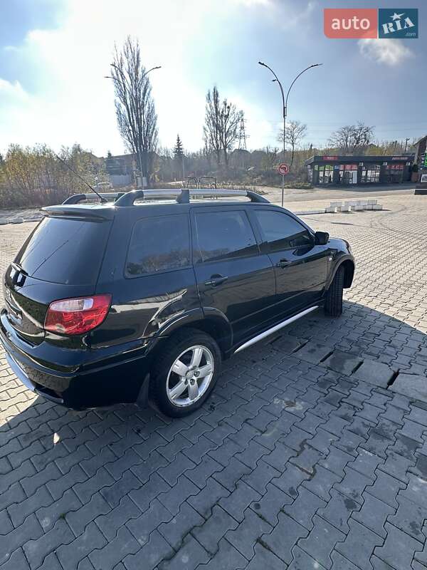 Внедорожник / Кроссовер Mitsubishi Outlander 2005 в Черновцах фото 6 Внедорожник / Кроссовер Mitsubishi Outlander 2005 в Черновцах