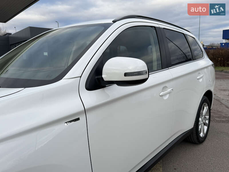 Внедорожник / Кроссовер Mitsubishi Outlander 2014 в Трускавце