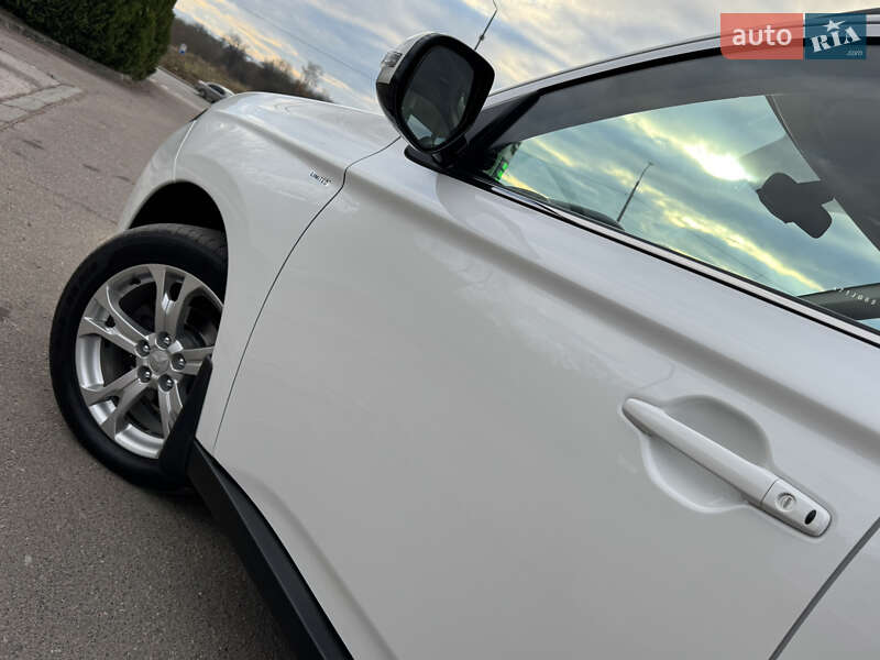 Внедорожник / Кроссовер Mitsubishi Outlander 2014 в Трускавце