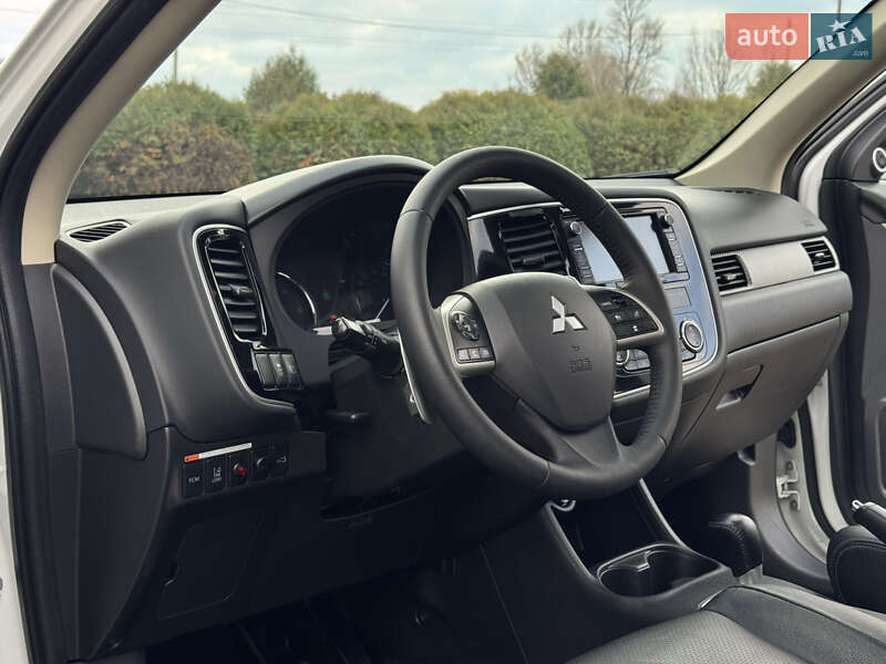 Внедорожник / Кроссовер Mitsubishi Outlander 2014 в Трускавце