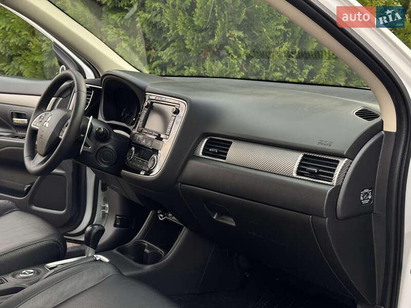 Внедорожник / Кроссовер Mitsubishi Outlander 2014 в Трускавце