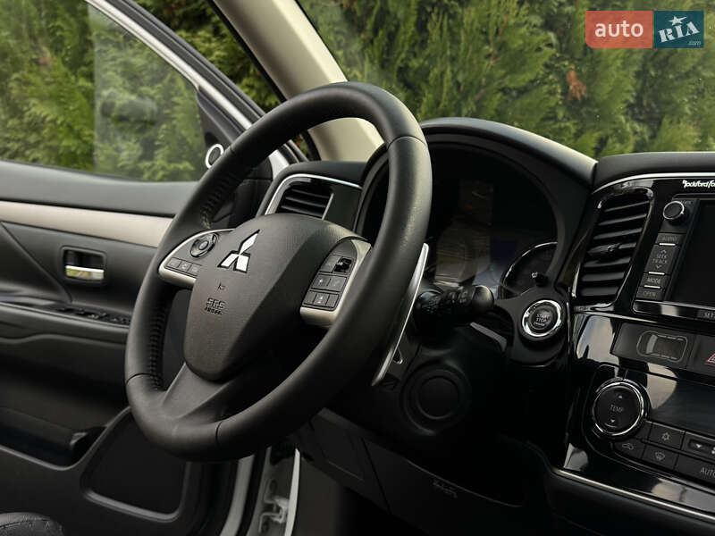 Внедорожник / Кроссовер Mitsubishi Outlander 2014 в Трускавце