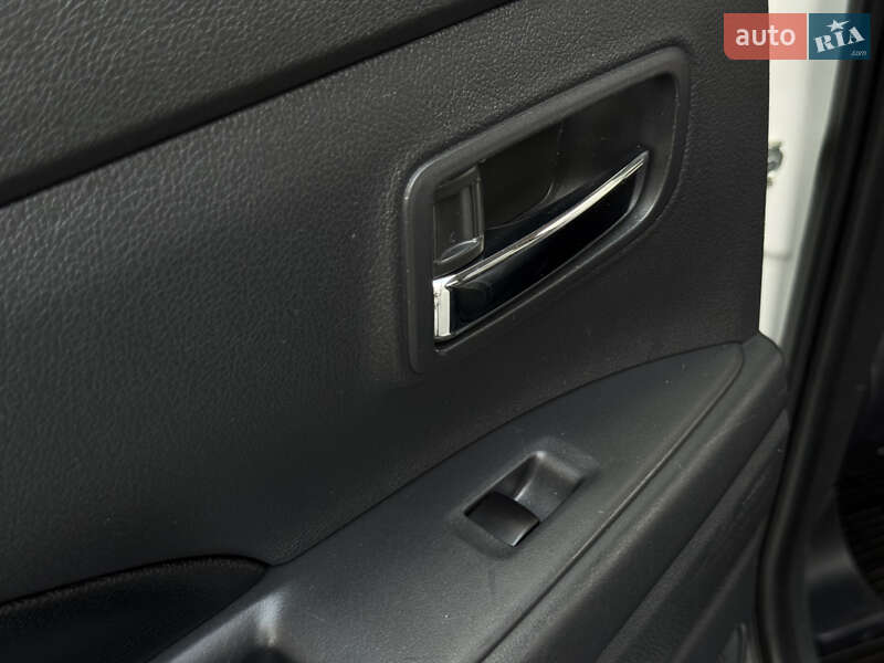 Внедорожник / Кроссовер Mitsubishi Outlander 2014 в Трускавце