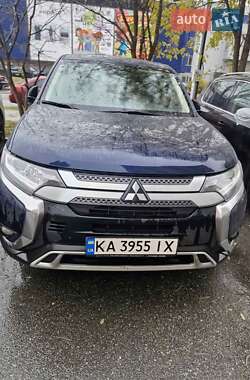 Позашляховик / Кросовер Mitsubishi Outlander 2022 в Києві