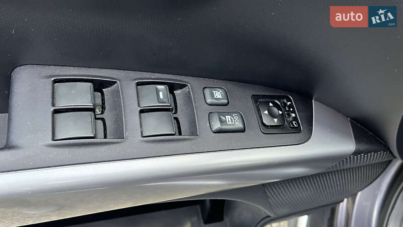 Внедорожник / Кроссовер Mitsubishi Outlander 2012 в Тернополе