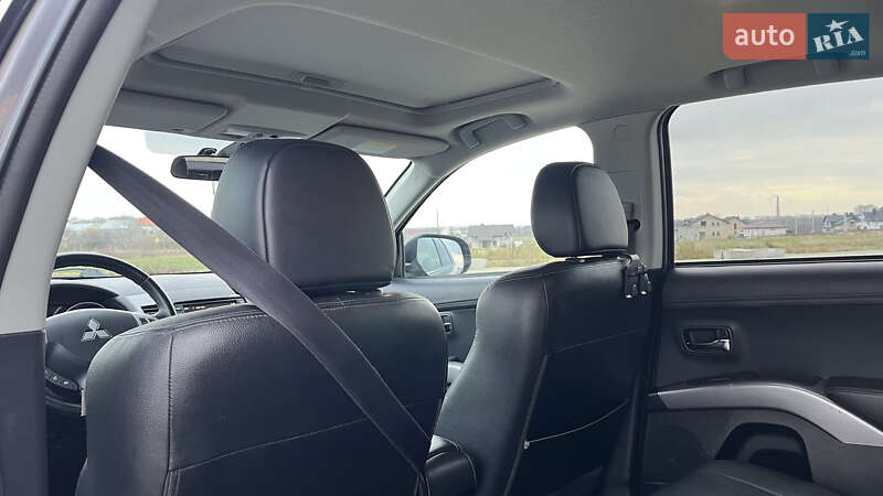 Внедорожник / Кроссовер Mitsubishi Outlander 2012 в Тернополе