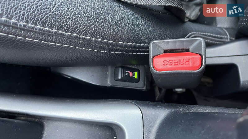 Внедорожник / Кроссовер Mitsubishi Outlander 2012 в Тернополе