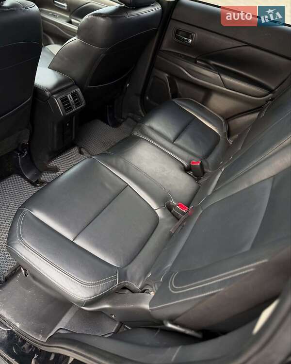 Внедорожник / Кроссовер Mitsubishi Outlander 2018 в Львове фото 10 Внедорожник / Кроссовер Mitsubishi Outlander 2018 в Львове