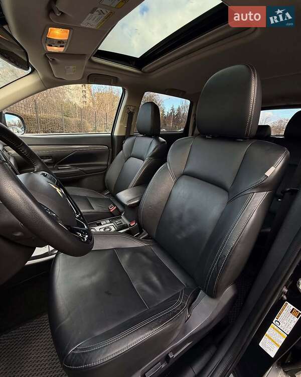 Внедорожник / Кроссовер Mitsubishi Outlander 2018 в Львове фото 18 Внедорожник / Кроссовер Mitsubishi Outlander 2018 в Львове