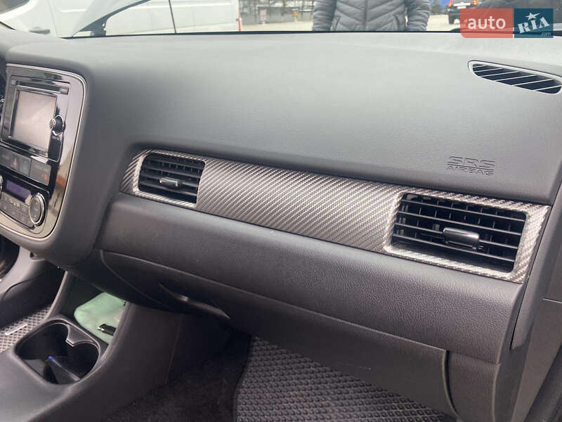 Позашляховик / Кросовер Mitsubishi Outlander 2013 в Полтаві