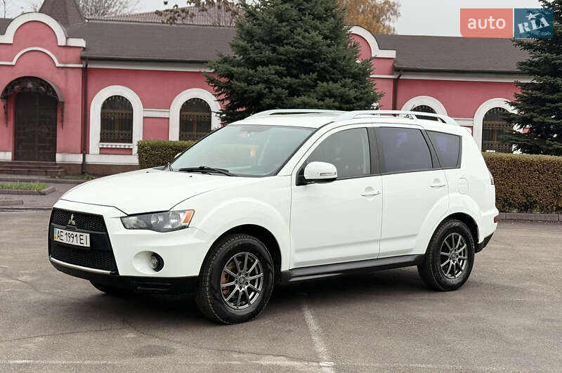 Внедорожник / Кроссовер Mitsubishi Outlander 2010 в Каменском фото 2 Внедорожник / Кроссовер Mitsubishi Outlander 2010 в Каменском