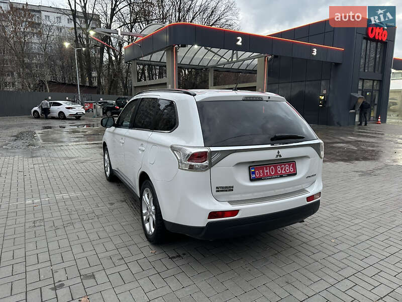 Позашляховик / Кросовер Mitsubishi Outlander 2013 в Хмельницькому