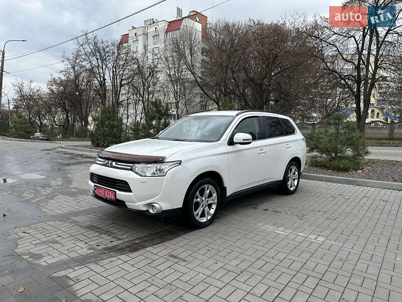 Позашляховик / Кросовер Mitsubishi Outlander 2013 в Хмельницькому