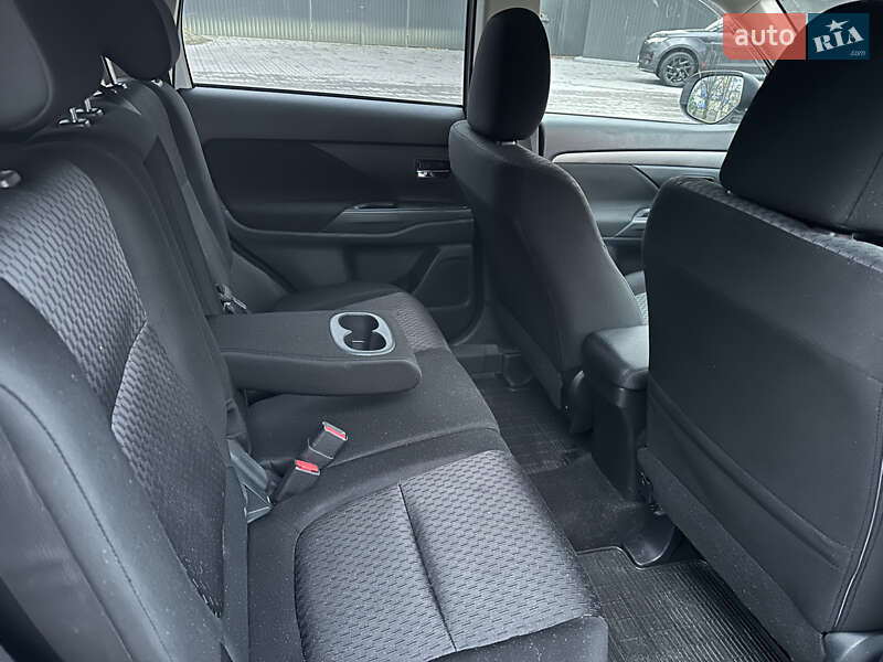 Позашляховик / Кросовер Mitsubishi Outlander 2013 в Хмельницькому