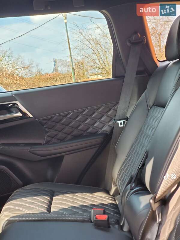 Позашляховик / Кросовер Mitsubishi Outlander 2023 в Кривому Розі
