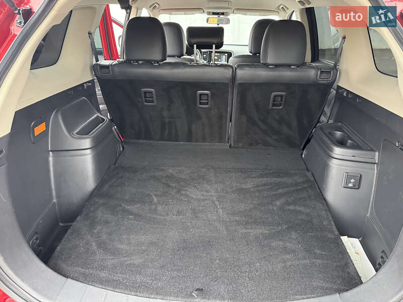 Позашляховик / Кросовер Mitsubishi Outlander 2021 в Черкасах