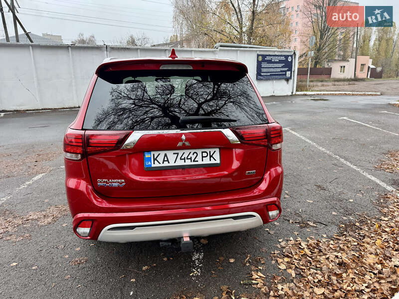 Позашляховик / Кросовер Mitsubishi Outlander 2021 в Черкасах