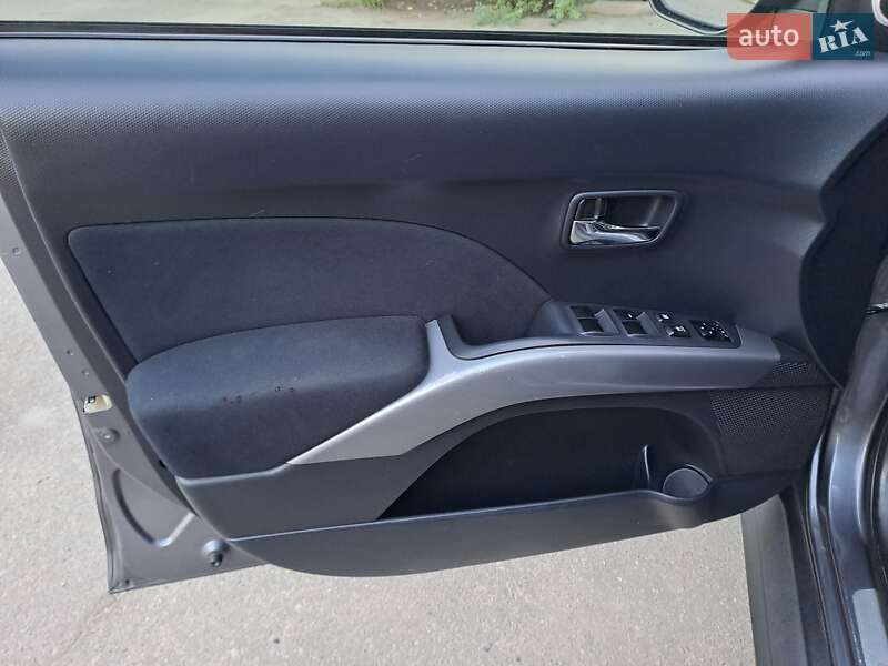 Внедорожник / Кроссовер Mitsubishi Outlander 2009 в Запорожье