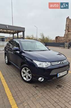 Внедорожник / Кроссовер Mitsubishi Outlander 2013 в Кривом Роге