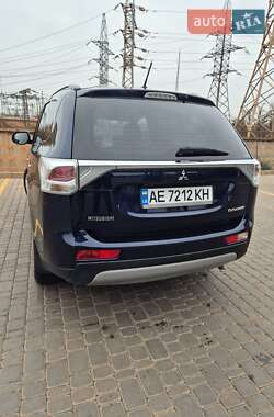 Внедорожник / Кроссовер Mitsubishi Outlander 2013 в Кривом Роге