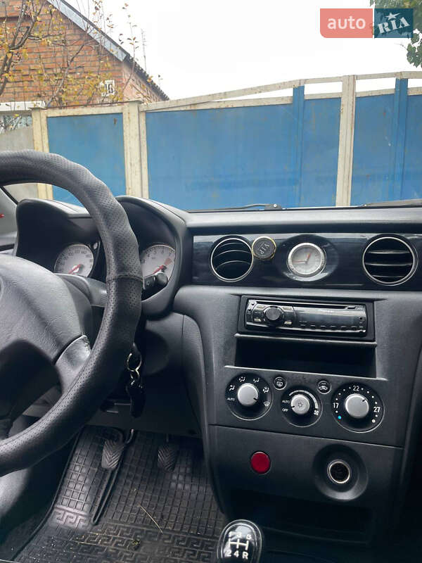 Внедорожник / Кроссовер Mitsubishi Outlander 2003 в Киеве фото 27 Внедорожник / Кроссовер Mitsubishi Outlander 2003 в Киеве