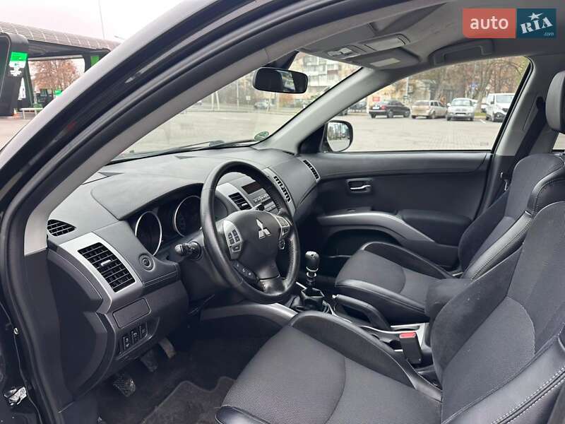Позашляховик / Кросовер Mitsubishi Outlander 2011 в Луцьку фото 9 Позашляховик / Кросовер Mitsubishi Outlander 2011 в Луцьку