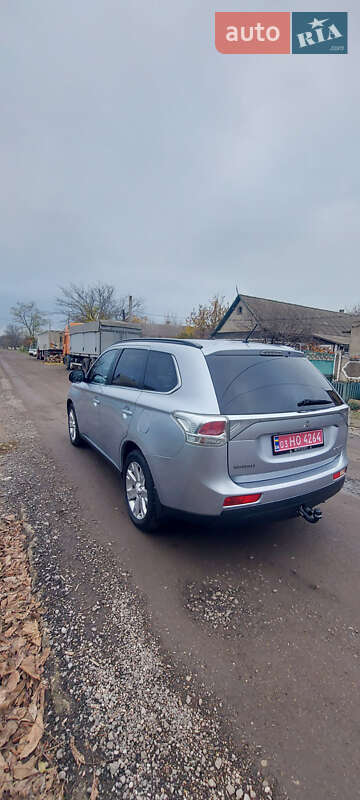 Внедорожник / Кроссовер Mitsubishi Outlander 2012 в Белгороде-Днестровском