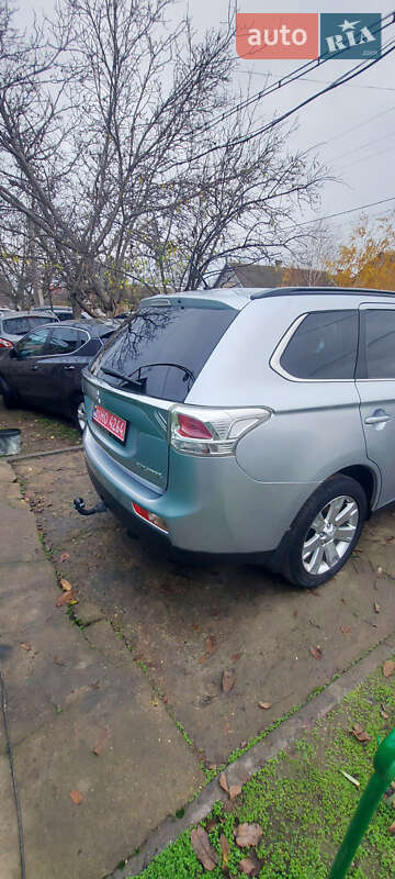 Внедорожник / Кроссовер Mitsubishi Outlander 2012 в Белгороде-Днестровском