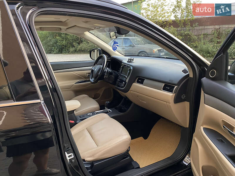 Внедорожник / Кроссовер Mitsubishi Outlander 2013 в Ивано-Франковске фото 27 Внедорожник / Кроссовер Mitsubishi Outlander 2013 в Ивано-Франковске