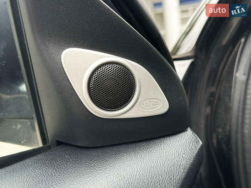 Позашляховик / Кросовер Mitsubishi Outlander 2011 в Бердичеві