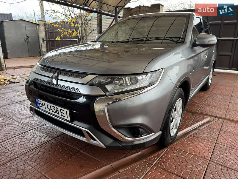 Внедорожник / Кроссовер Mitsubishi Outlander 2019 в Сумах фото 4 Внедорожник / Кроссовер Mitsubishi Outlander 2019 в Сумах