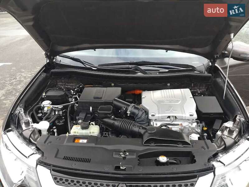 Внедорожник / Кроссовер Mitsubishi Outlander 2019 в Львове