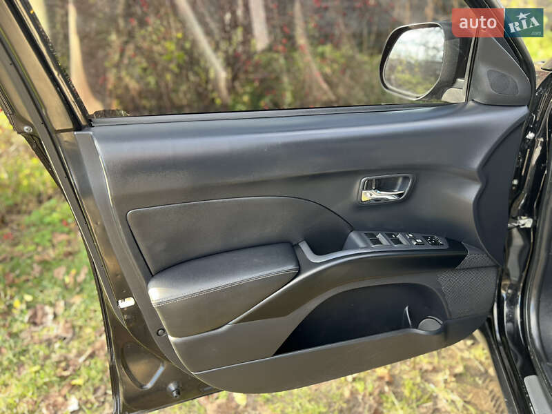 Внедорожник / Кроссовер Mitsubishi Outlander 2008 в Бердичеве фото 23 Внедорожник / Кроссовер Mitsubishi Outlander 2008 в Бердичеве