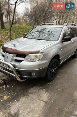 Внедорожник / Кроссовер Mitsubishi Outlander 2007 в Киеве