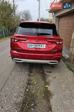 Позашляховик / Кросовер Mitsubishi Outlander 2023 в Одесі