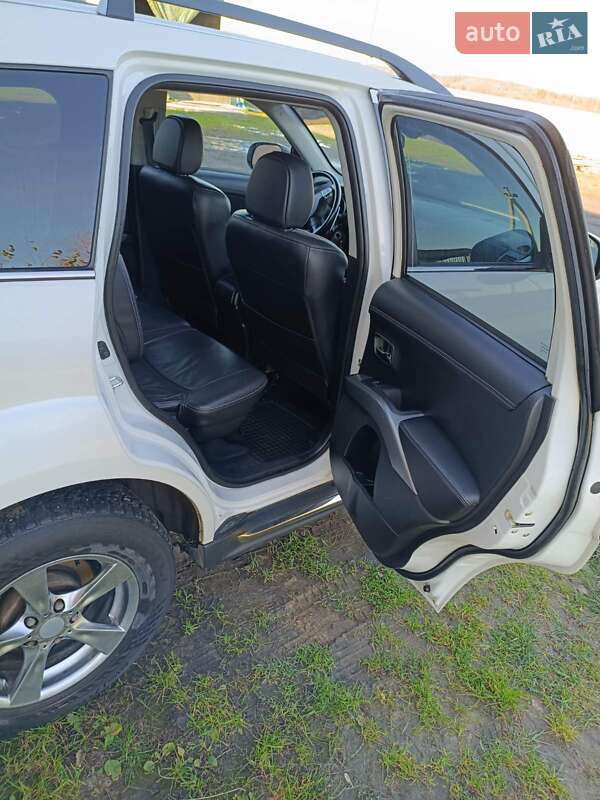 Позашляховик / Кросовер Mitsubishi Outlander 2011 в Шептицькому