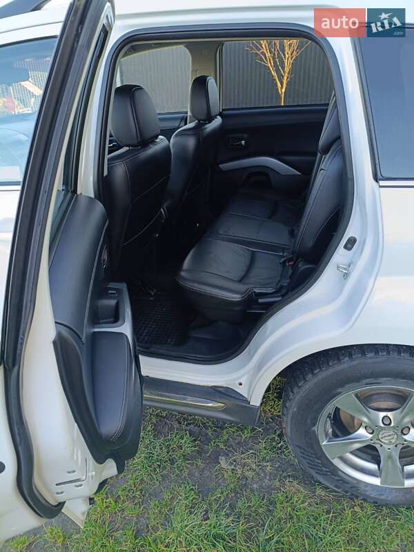 Позашляховик / Кросовер Mitsubishi Outlander 2011 в Шептицькому