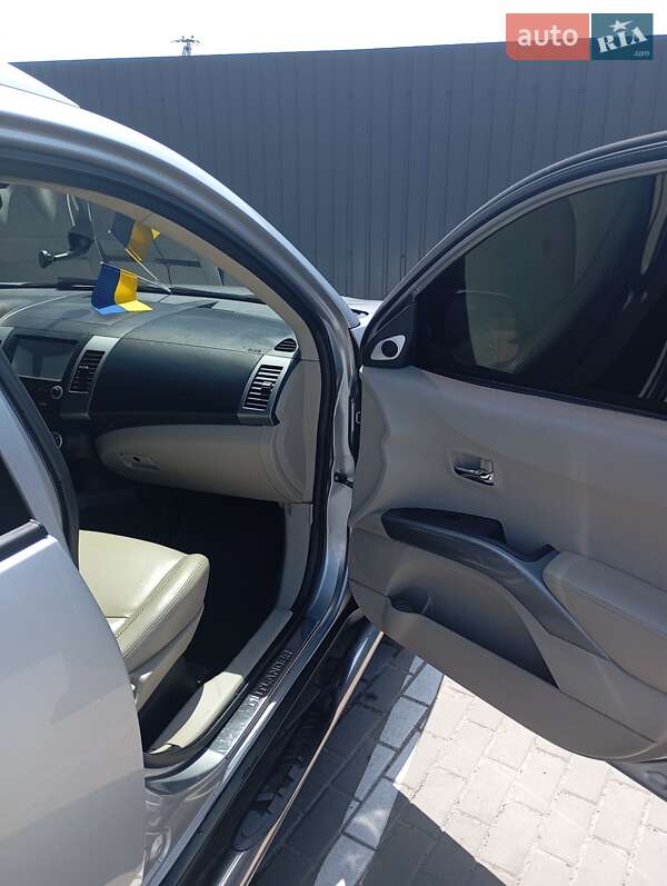 Позашляховик / Кросовер Mitsubishi Outlander 2008 в Києві