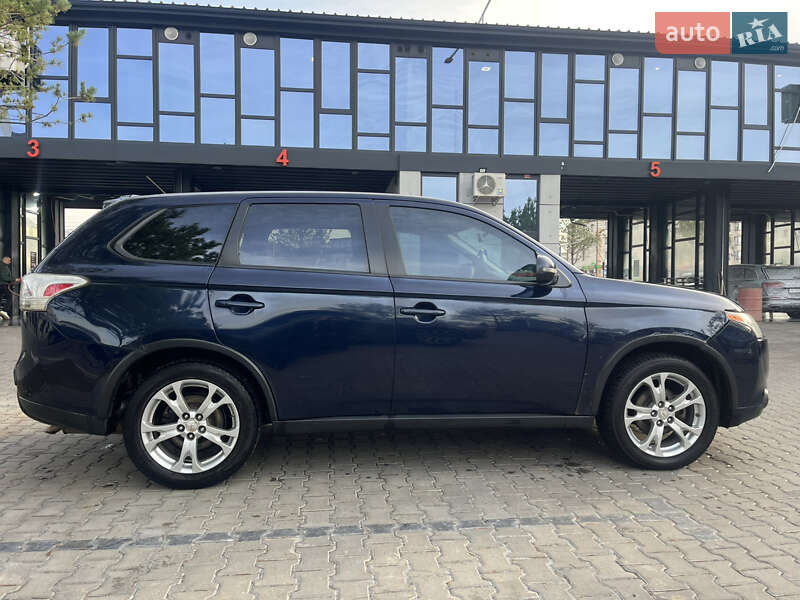 Позашляховик / Кросовер Mitsubishi Outlander 2015 в Рівному фото 8 Позашляховик / Кросовер Mitsubishi Outlander 2015 в Рівному