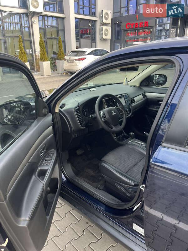 Позашляховик / Кросовер Mitsubishi Outlander 2015 в Рівному фото 17 Позашляховик / Кросовер Mitsubishi Outlander 2015 в Рівному