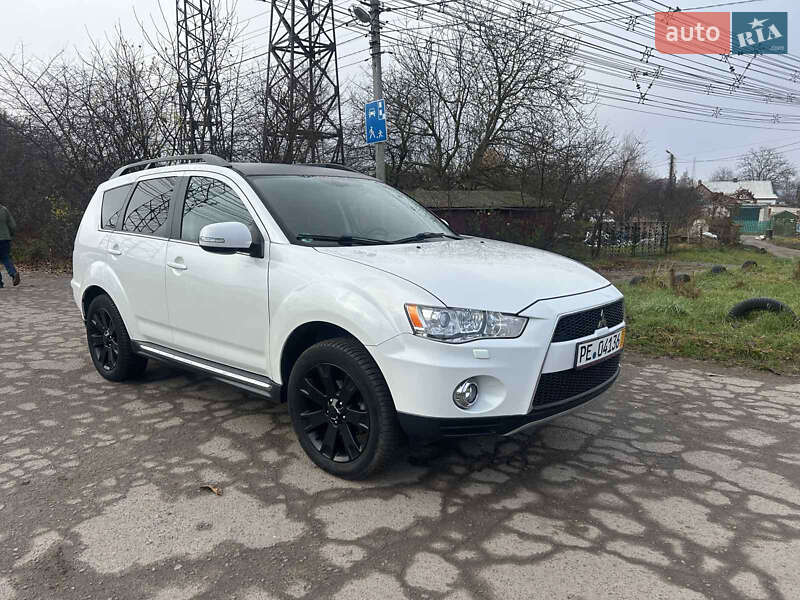 Внедорожник / Кроссовер Mitsubishi Outlander 2012 в Луцке фото 3 Внедорожник / Кроссовер Mitsubishi Outlander 2012 в Луцке